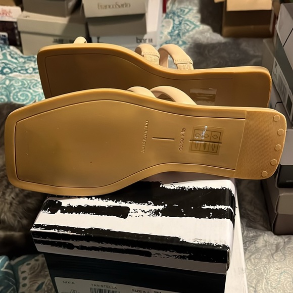 DOLCE VITA NIXIA TAN STELLA SLIP ON FLAT SANDALS NIB SIZE 6.5 - Picture 4 of 6
